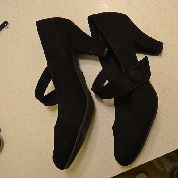 Women's 7.5 heels - Picture 5 of 7